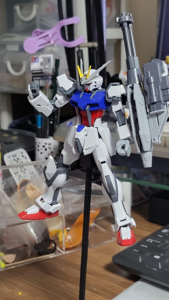 当初はマーキュリーレヴの後ろにガトリングガンがついてましたが、ガンプラバトルのレギュに引っかかりそうでオミット