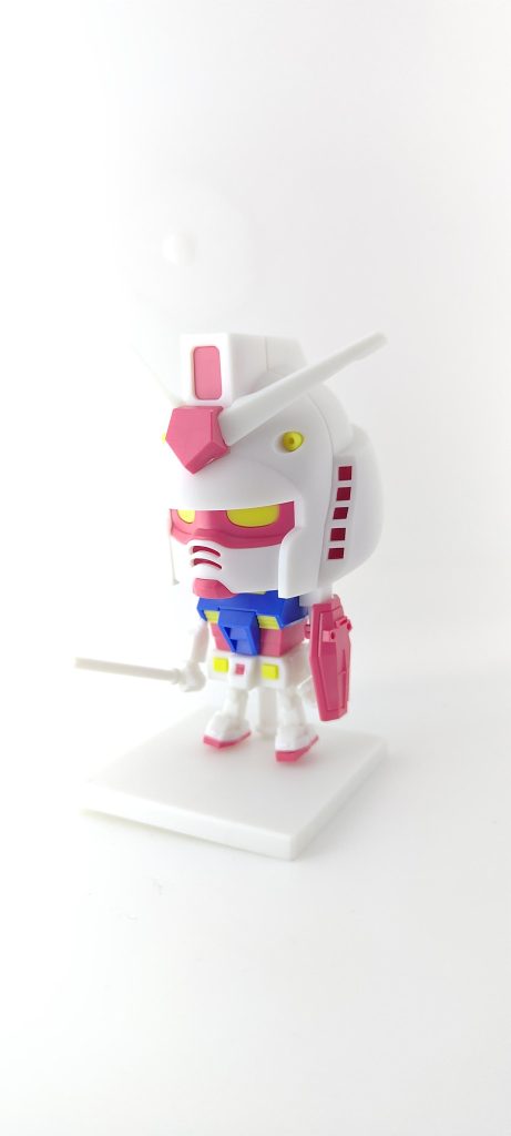 素キット。ほぼ可動しませんが、そういうフィギュアだと思うとかわいいです。(まあ値段は安めのHG相当とお高めなんですけど...。)