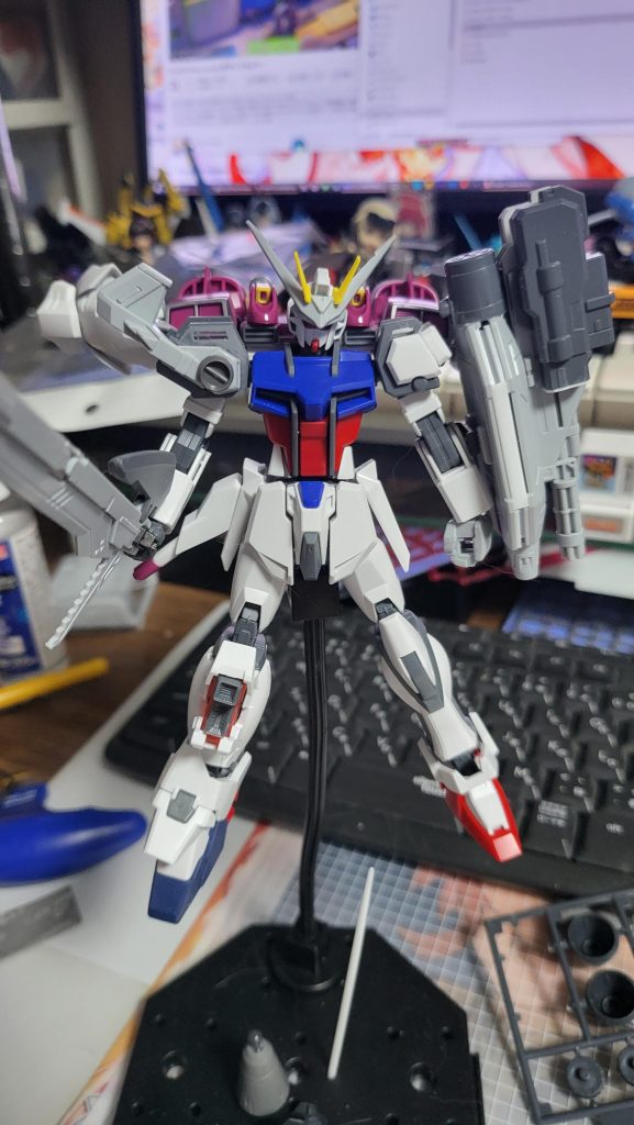 塗装前はこんなでした。接着剤はMr.セメントSP(紫キャップ)がまじで助かる