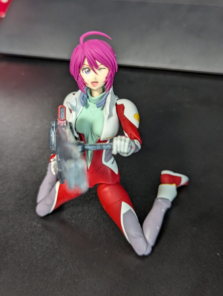 ポージング出来なくなり、余ってしまったレールガンはパイロットに持ってもらうことにしました。シン君が仮に浮気をした時にはこいつでズドン、という訳ですね。