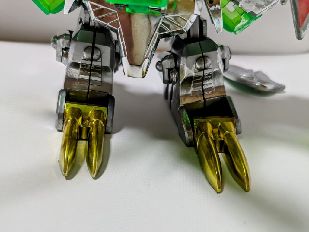 写真では分かりづらいですがゴールド部分は色は薄いぶん光沢は今までで一番出ています。