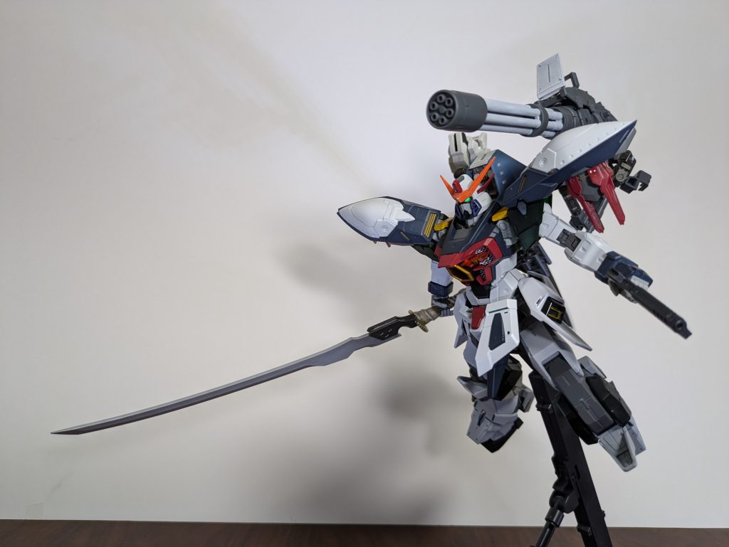 墨入れと武装の塗装がまだになります