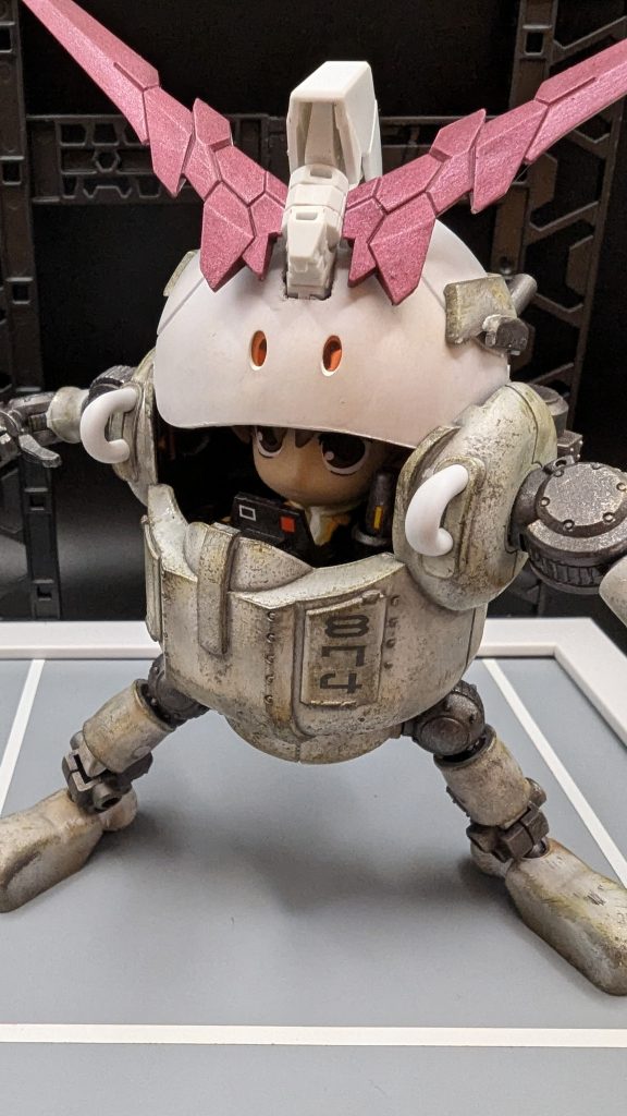 操縦席っぽいのや100均アイテムでコートも作りました笑