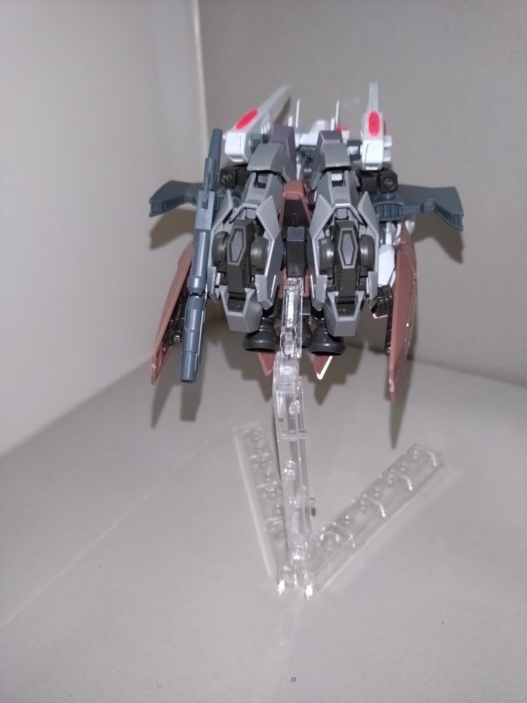 はぐみ「そして、ビームライフルをヒザのダボにはめ込んで完成です！」