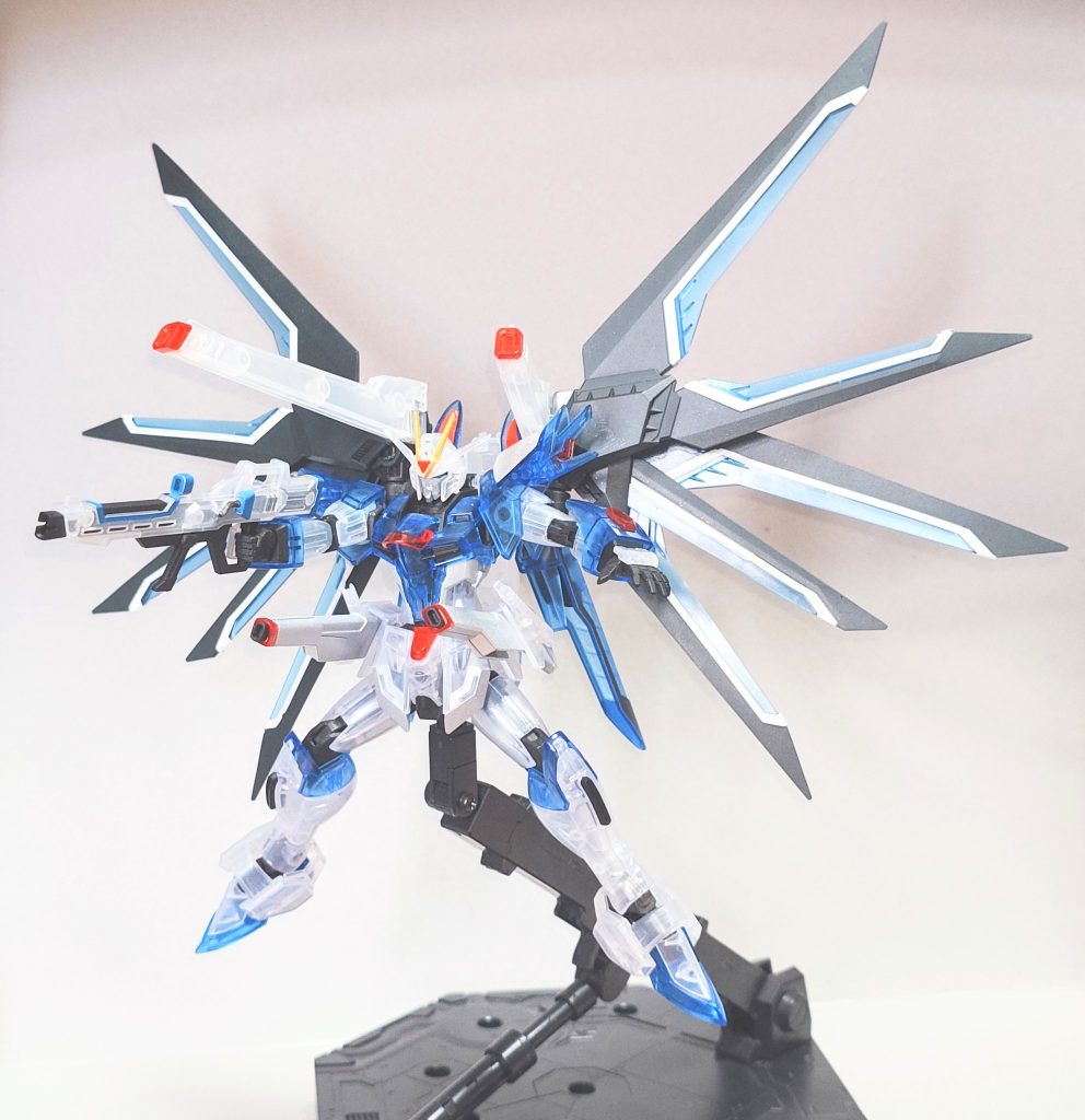 塗り分け技術がないので付属シールはフル活用です。