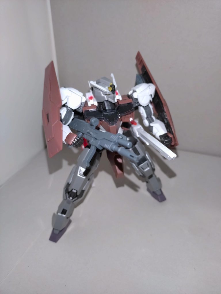 高エネルギービームライフルZGMF-X56Sインパルスとその派生機が装備するものと同じ。時にレールガンと併用するが、その場合レールガンは片側しか使わない。