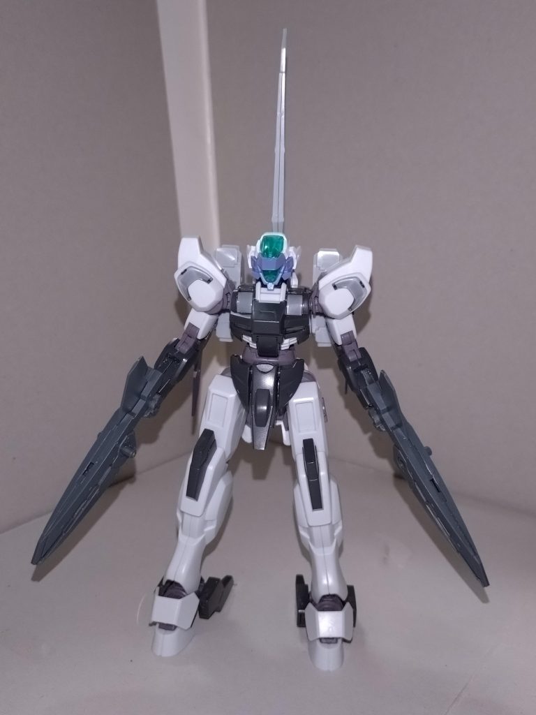 さていかがだったでしょうか。量産機ということをより強調するためのエスポジット頭と、水魔世界には存在しないがゆえの量産機化。これらを、もとが悪役顔のシュバルゼッテでやってみたら、あら不思議、まるで往年のロボットものシューティングゲームの主役メカのようにもなりました。主役だけに、レオキックや烈風ダイモキックみたいな必殺技も抜かりなし(ぉ それでは今回はこの辺で。