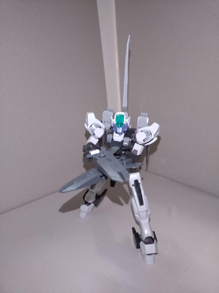 ここから最後に2つほど、前回取り上げられなかったアクションシーンをば。 ツインシザーライフルを文字通りハサミ状に合体させて放つ「地獄のハサミ」。ムチ状になったビーム刃で、敵を真っ二つにしてしまう。