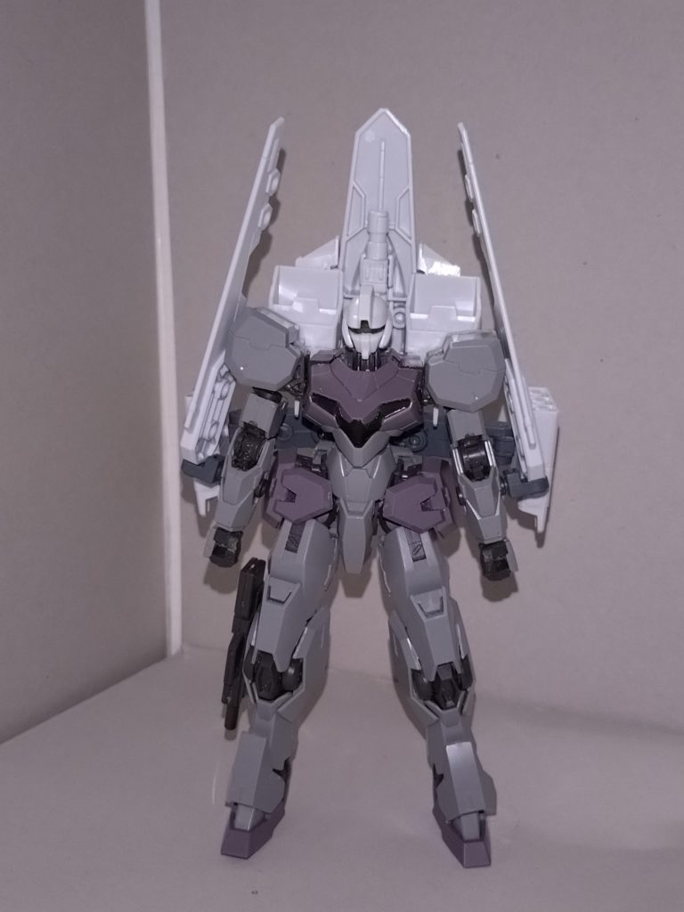 【概要】EDM-101P3 / アークジムヴォルヴァRoseliaのキーボード担当・白金燐子が、ガンヴォルヴァの有人機化+可変機化をコンセプトとして制作したガンプラ「ジムヴォルヴァ」を、さらに改造した状態。