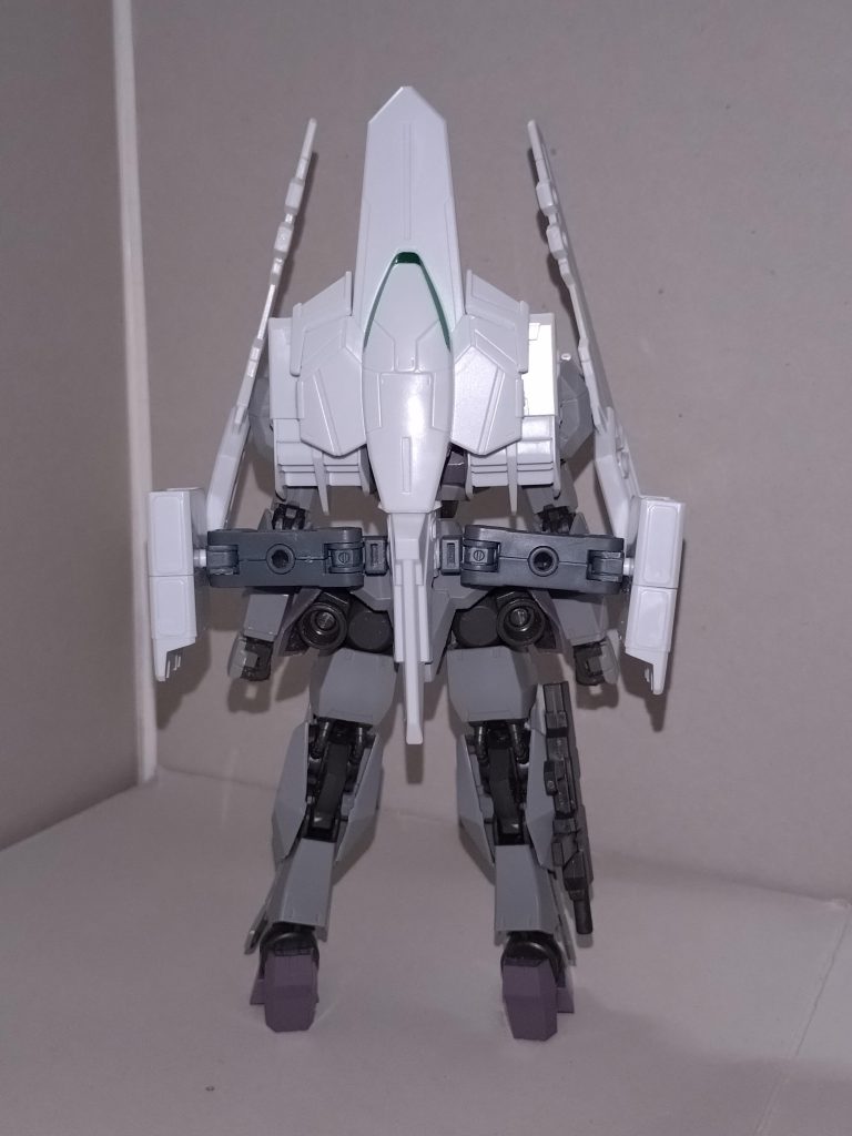 複葉機型のMAに変形した旧ジムヴォルヴァとは異なり、爆撃機型のMAに変形する。機体につけられるアーク(Arch)とは「上位の」を意味し、この事例は、八潮瑠唯が制作したアークファラクト(のちにエクシードファラクトに再改造)、三角初華が制作したアークキャリバーンに次ぐもので、これらも水魔系MSベースの可変機。