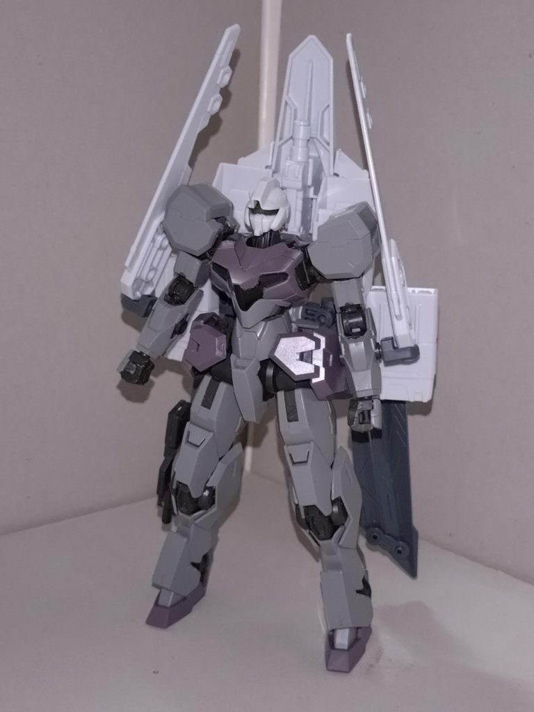 取り付け位置との兼ね合いからか、MS形態時は使用できない。しかし増設スタビライザーとしても機能するため、デッドウェイトとして切り離すことはまれ。 〜花咲川女子学園同窓会報より〜