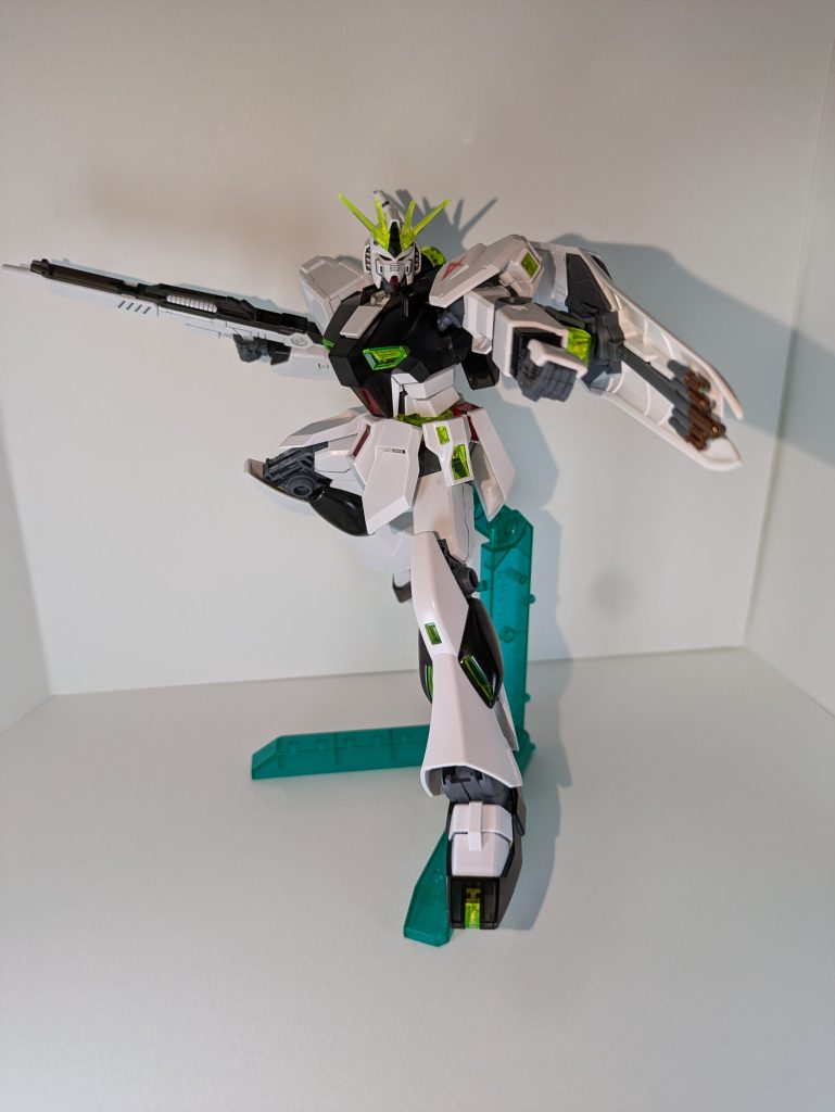 ウェザリング前です。少しだけ部分塗装してます。(シールド裏ミサイル)