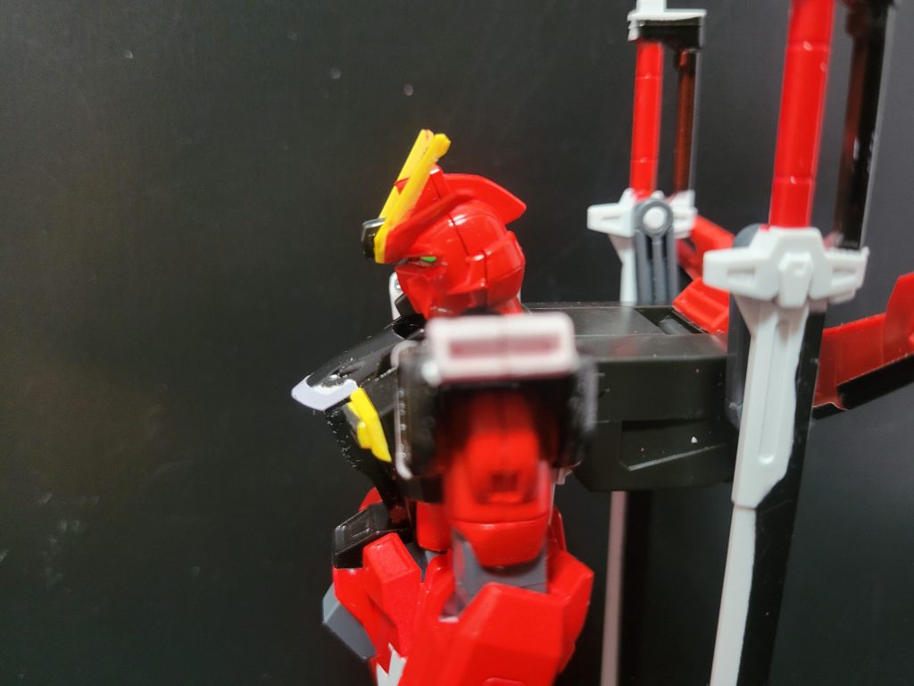 元のソードインパルスより赤が目立つspecⅡです。設定カラーは暗い赤ですが、明るい赤にしました。