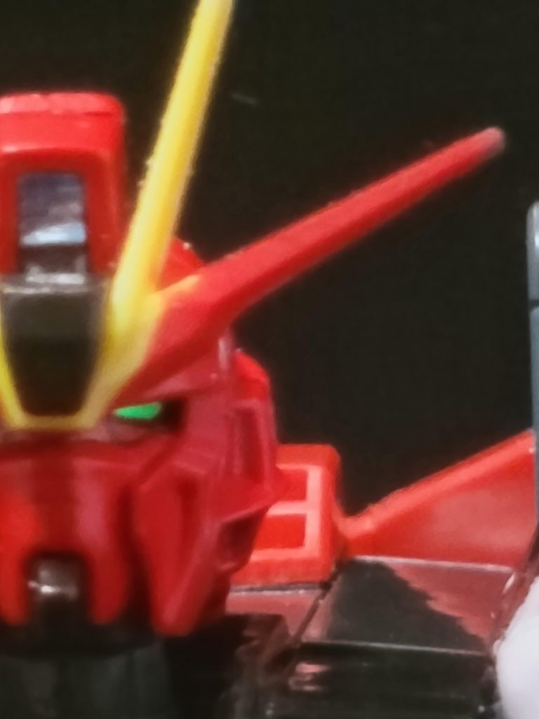 忘れてはならないのは、顔のドアップ。カメラの都合でぼやけてますが、気にしない気にしない。