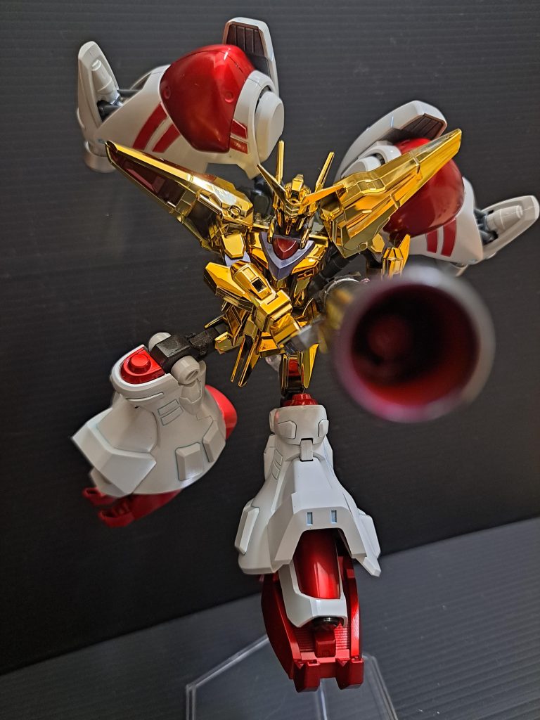 -ファウンデーション王国戦前日譚-大型の実弾による砲撃に特化した拠点攻撃用装備、ゼウスシルエット。そんな対大型施設・戦術兵器の特殊装備がプラント(ザフト)から世界平和監視機構コンパスおよびモルゲンレーテ社に数機、送られてきた。・・・どうしろと? 地下シェルターに逃げ込んだ要人を施設ごと粉微塵にする殺戮兵器を渡されて、どうしろと?え、もしかして自慢?第二次連合・プラント大戦で使用していたら、オーブ連合首長国なんて地図から消えてたよって挑発してる?・・・よろしい。そのケンカ、買ってあげましょう。 モルゲンレーテ社の挑戦が始まった。