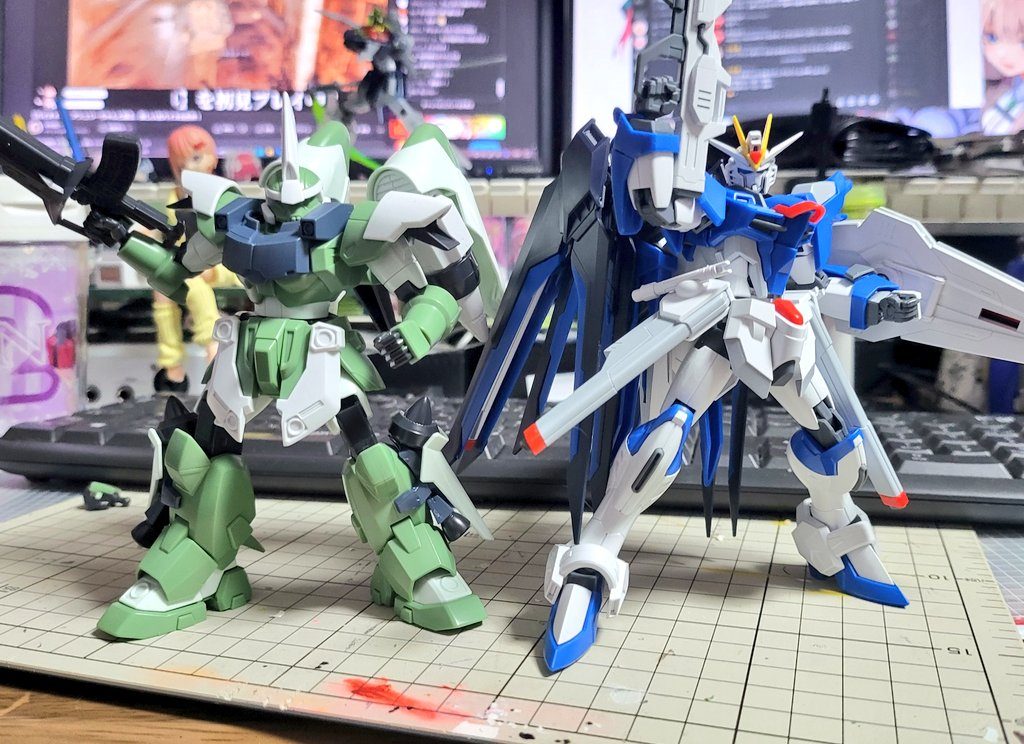 合体前のパチ組状態。ここから始まったと思うと長かったですねー