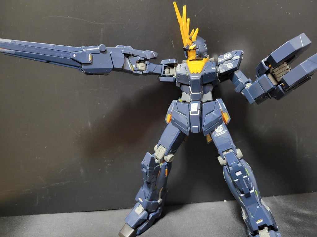 バンシィのメイン武器のアームド・アーマーBSはユニコーンモードでも使えるので、ユニコーンモードで撮影しました。