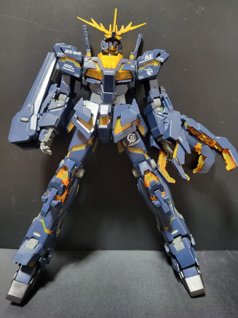 デストロイモードです。見てわかるとおり、デカールとシール貼りを頑張りました。それと指をそれぞれ独立するように加工しました。