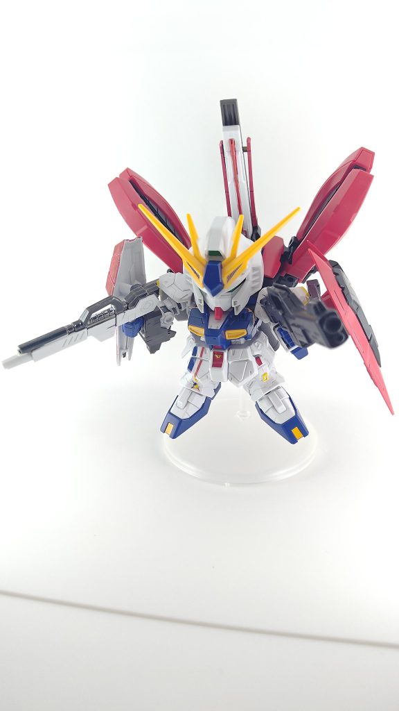 素のνガンダムの部分も立像のマーキングなどがシールで再現されててかっこいいです。福岡に立ち寄った際はぜひ買ってみては。