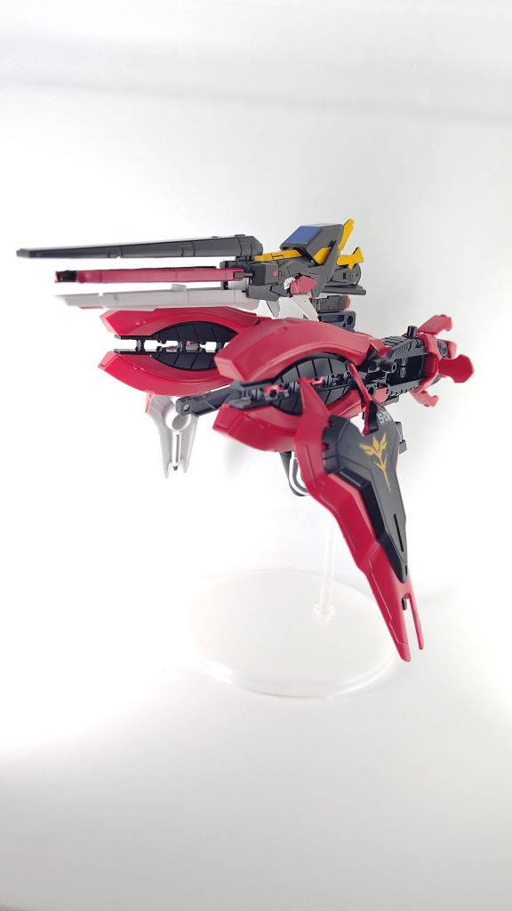 バックパックに乗せたままロングレンジフィンファンネルとダブルホーンファンネルを正面に向けることができます。これがやりたかった