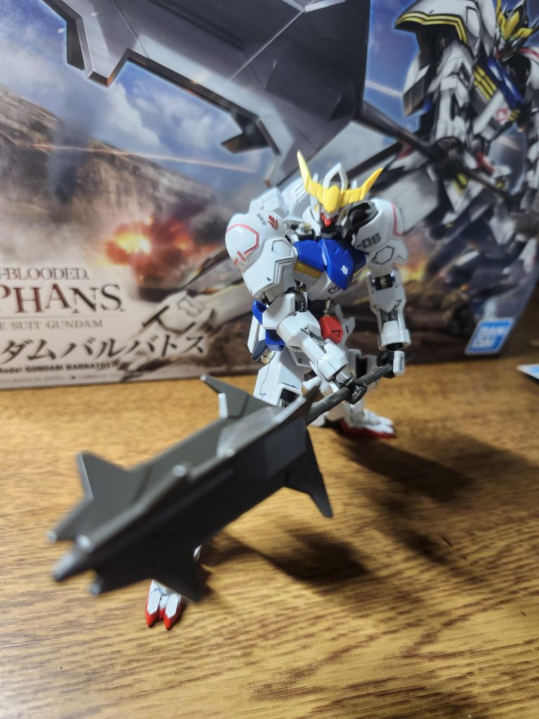 力強いメイスを振るポーズ！最高！