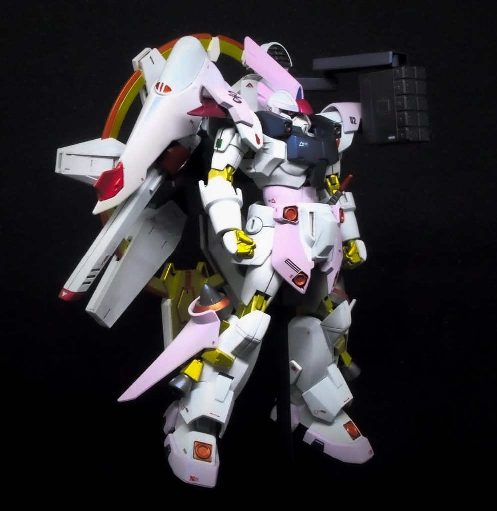 関節はストライクフリーダムよろしくゴールドに。配色についてはほぼフィーリングですけど、淡目の配色でコンパス所属感を出したつもりです。