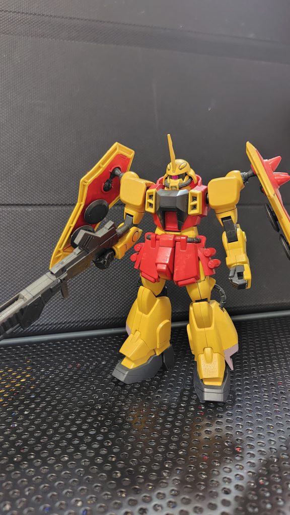 バルトフェルド専用ムラサメを参考にブレイズザクファントムを塗り分けしました。