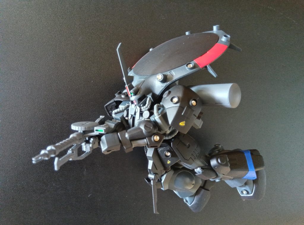 自衛程度には戦います。機器への干渉防止のためビーム兵器は使いません。