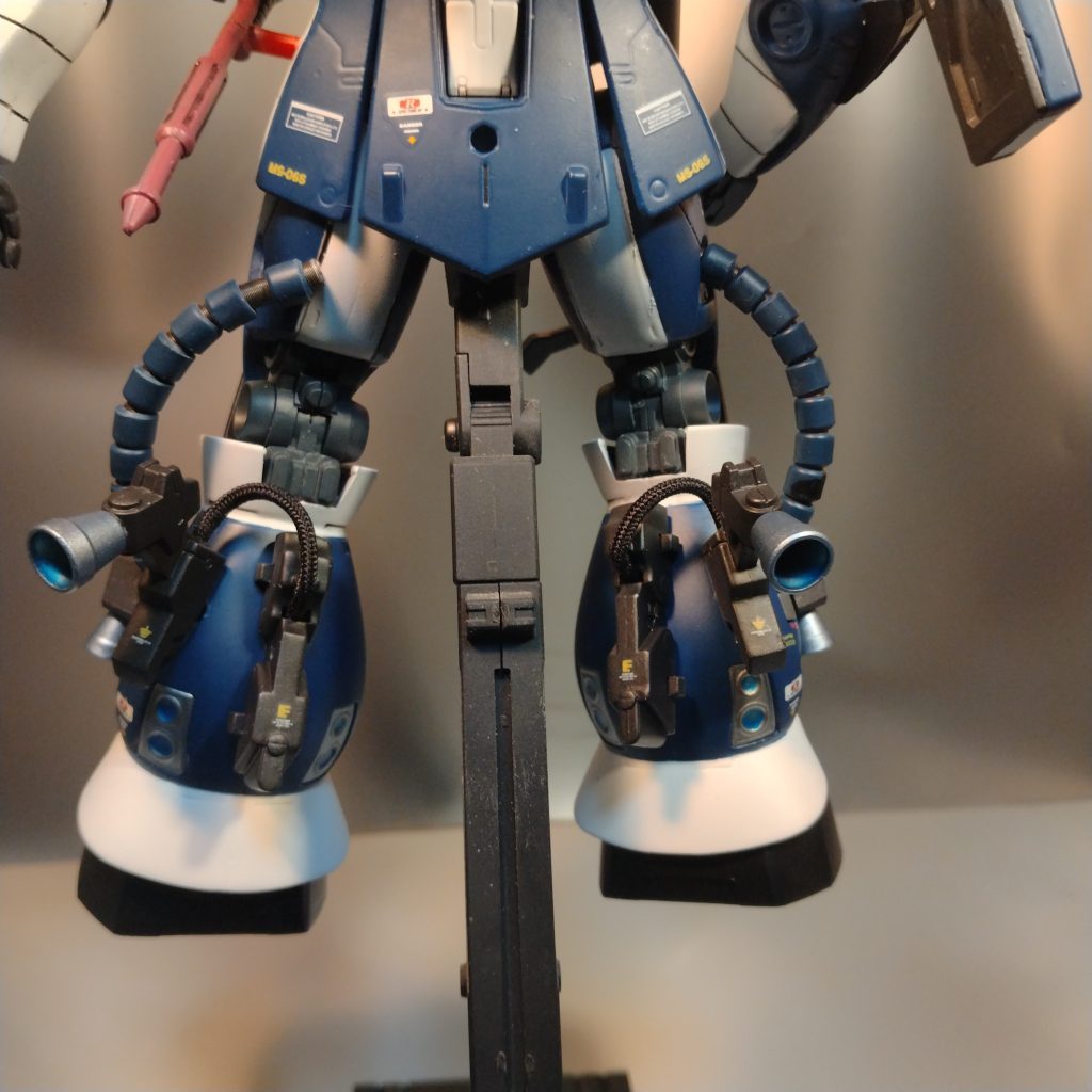 私的設定では高機動型の試験段階試作機！と言う設定で足回りを自作しました！（笑）