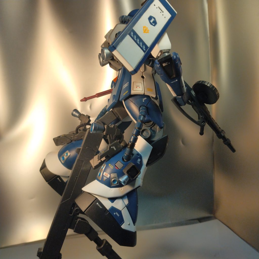 コンビニ名は大っぴらに書いてよいのか分からないので！見たままのコンビニ専用機です！このザクが少しでも多くの人に見てもらえたらと投稿しました！（笑）