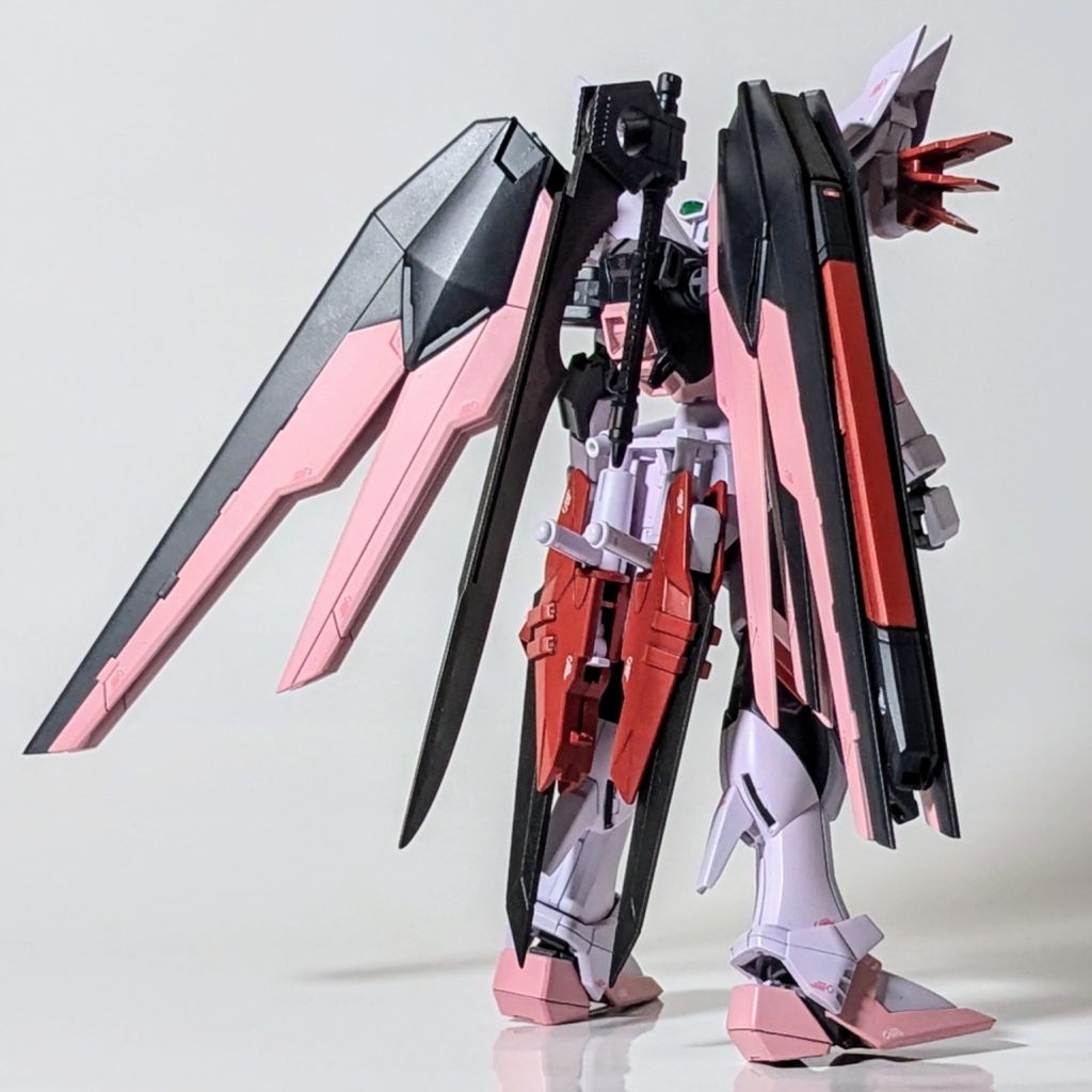 フェイダトンファーは腰部にマウントできるようにしました。バックパックにグランドスラムを装備しました。