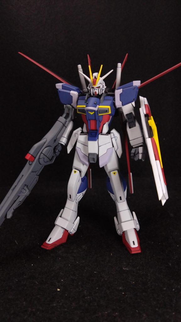 フォースインパルスSPECⅡHGCEを暗めに塗装して再現しています手首は30MMのマルチハンドを使用、色々と表情付けが出来るようにしました