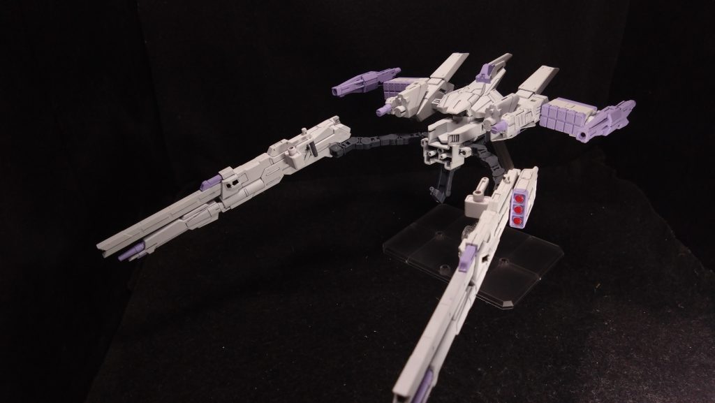 色々展開してドッキング待機状態雰囲気を出したかったのでアームユニットは大きめに作りました