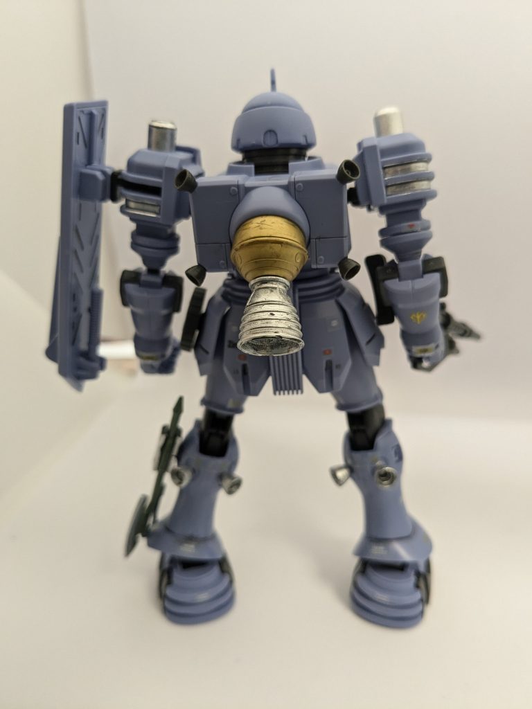 後ろバーニアもゴールドとシルバーで塗装しました。