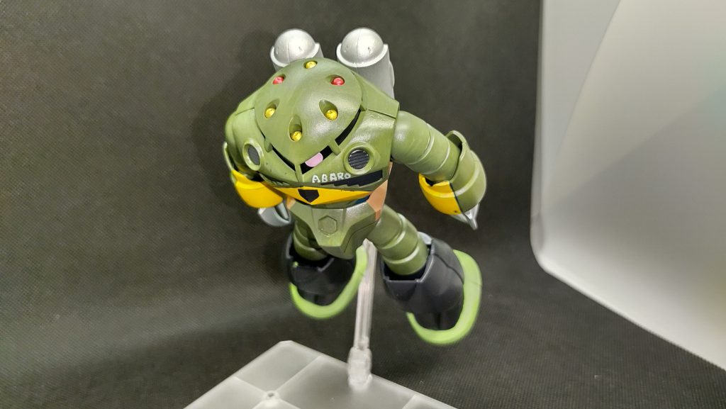 オーバー大尉は今日も、”ABRO“に乗り、スタッフのニナ軍曹、S·セーナ上等兵らとともに、宇宙世紀の海を潜るのである。