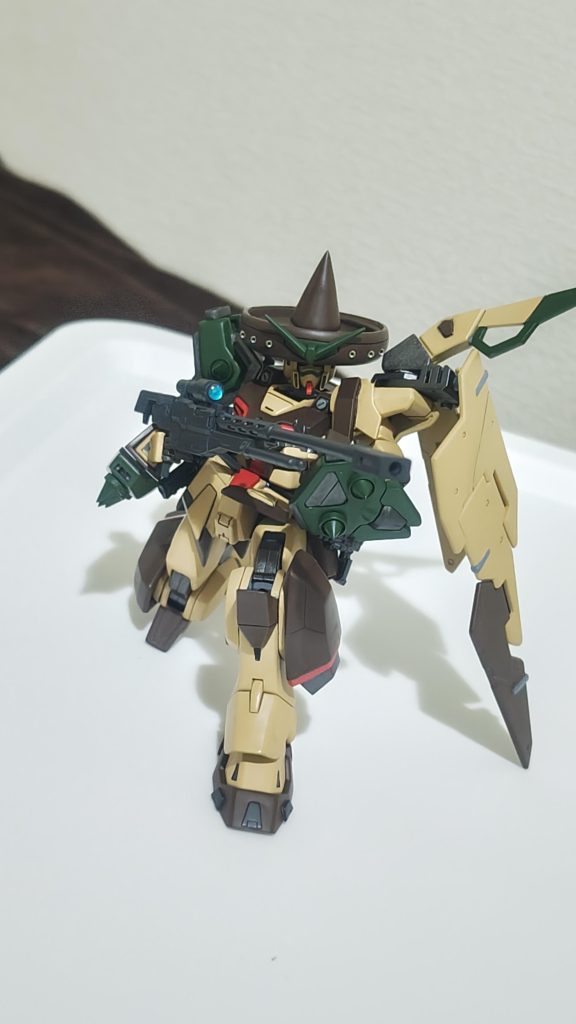 スナイパーライフルによる狙撃ポーズ。銃身と太腿を少し延長してます。