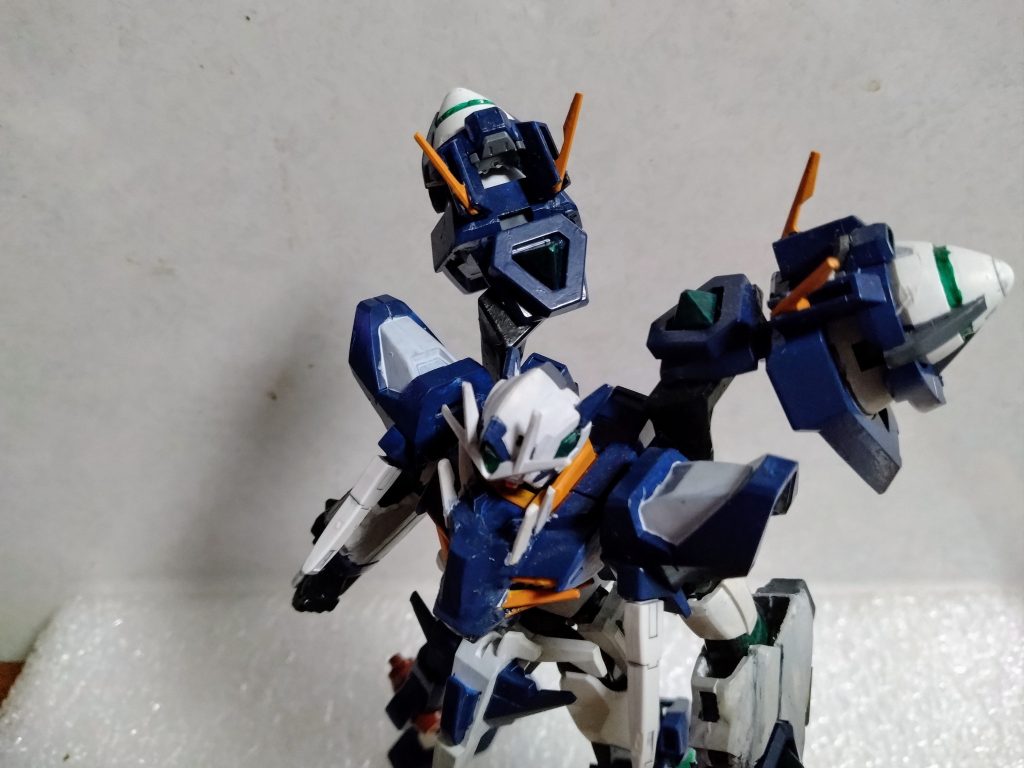 ガンダムダブルオー、ジャンク組み–2枚目/制作者：サト