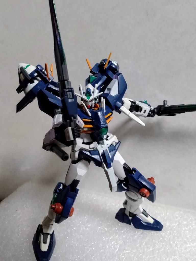 ガンダムダブルオー、ジャンク組み–3枚目/制作者：サト