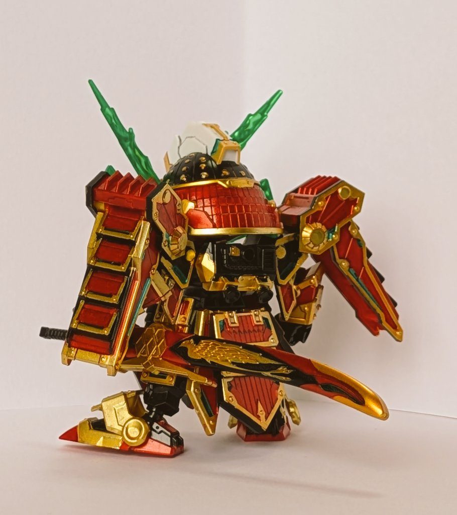 刀の鞘とかかなり大変でした。伝統工芸か何かでしょうかって気でもすらしてました