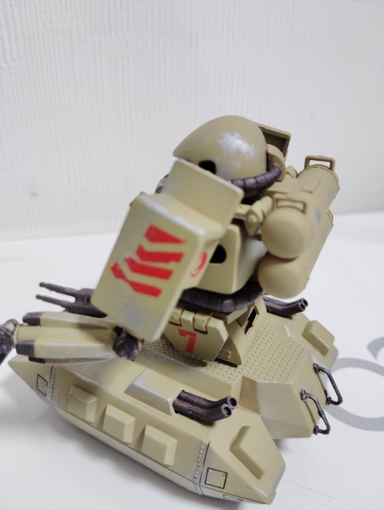 デカールが古くて破れてしまいましたが過酷な環境下で作業してる機体ならむしろその方が良かったなと