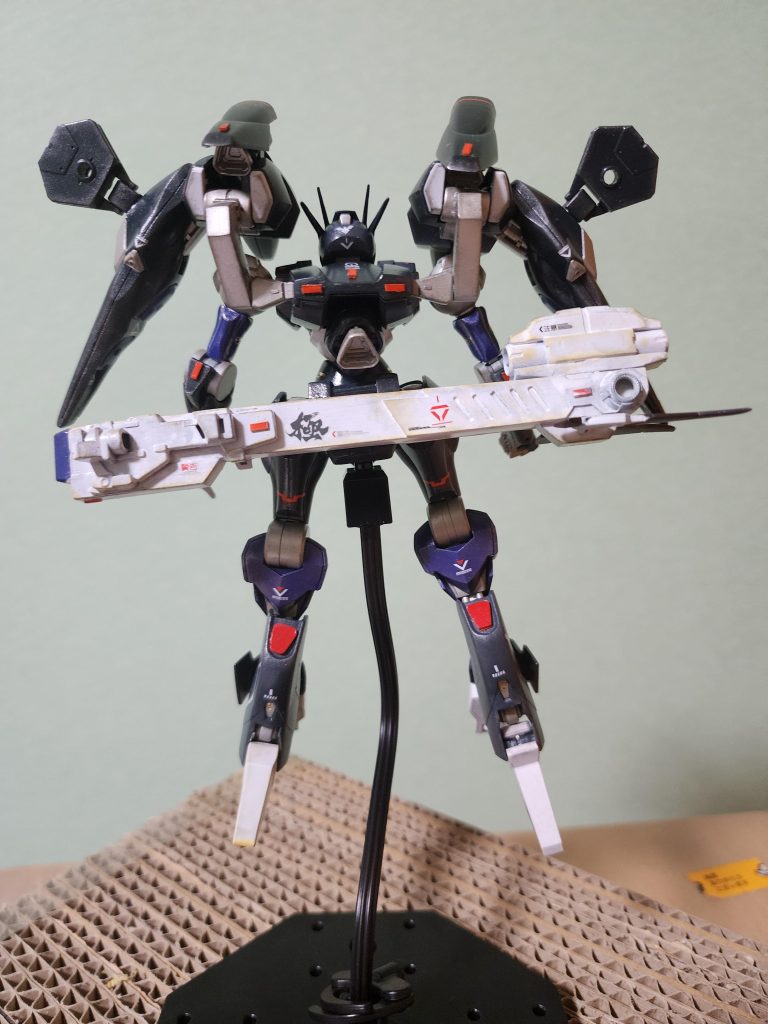 キャノン砲は腰に懸架出来るようにネオジム磁石×2を使い、動かないよう固定ランチを自作しました。