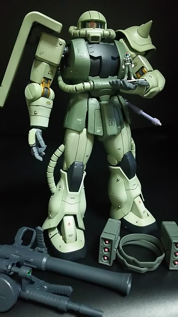 たまには肩の力抜いて普通に作る時も誰しもあると思うんです!(笑)めっちゃ思案してシビアな工作ばかりしてると!楽しいん出るのかな?楽しいのかな?逆に試練にばかり挑んでいて苦痛に感じる時もあると思うんです!(笑)そんな時に楽に製作したザクです!(笑)結果、後から考えると!キットの価値を考えたら、ああやっぱりもっといじれば良かったと思うのでした!(笑)