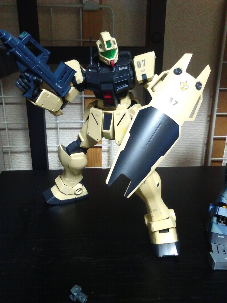 これも何故か横向きになってしまうので！貼り直しです！製作中で忙しいので１枚の画像ですいません！このジム・コマンドも当時簡単に手に入っていたと言うか！ほとんど投げ売り見たいな感じで私は新品割引で購入しました！（笑）わりかし設定に近い塗装してます！今はこのキットですら、なかなか手に入らないですね！当時はそこまで気にしてなかったですが！現在はめっちゃ手に入れたいキットの一つです！（笑）