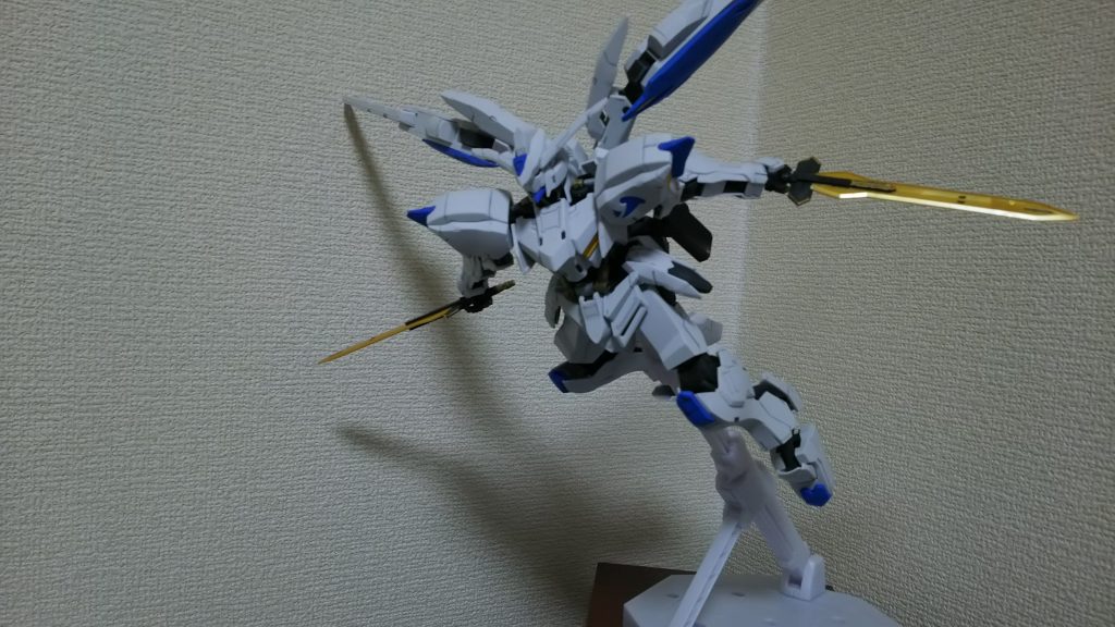 鉄血ではバルバトスの次に目を引いたモビルスーツです！