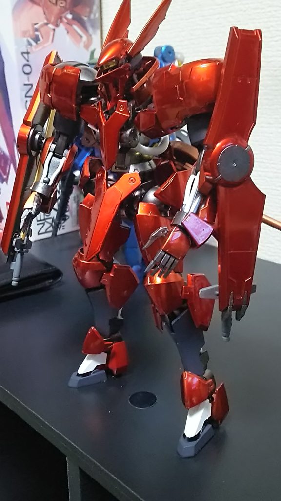 キャンディー塗装で仕上げにクリアオレンジ吹かしてます！