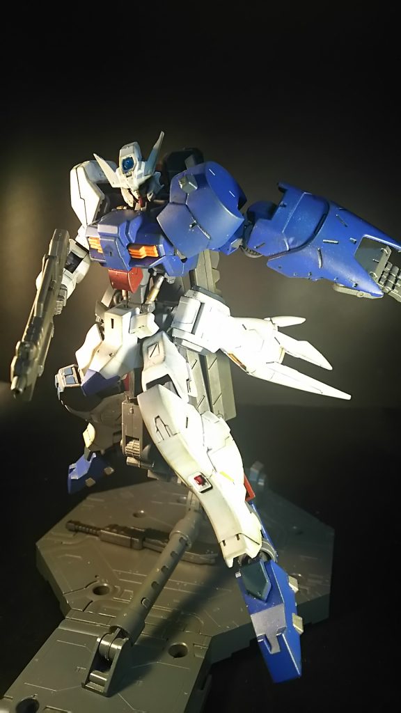 私は鉄血系だとバルバトスとグシオンが好きなんですが！このアスタロトも１００分の1で出てたら！間違いなく気に入ってたと思います！（笑）HGの小さすぎる所は余り今でも気乗りしないんです！（笑）