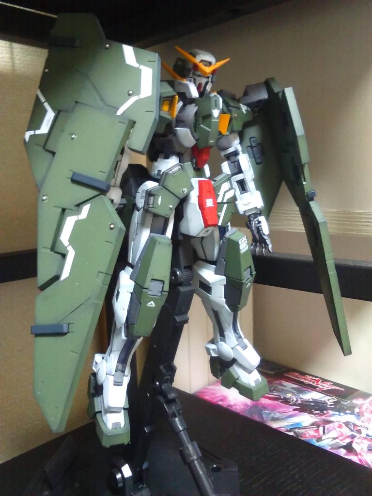 このデュナメスは発売当時に作りました！私の感想ですが！ダブルオーガンダムシリーズのキットは！どの機体も作りが精密って感じですよね！（笑）すいません！１枚しか見つからなくて！終わりです！