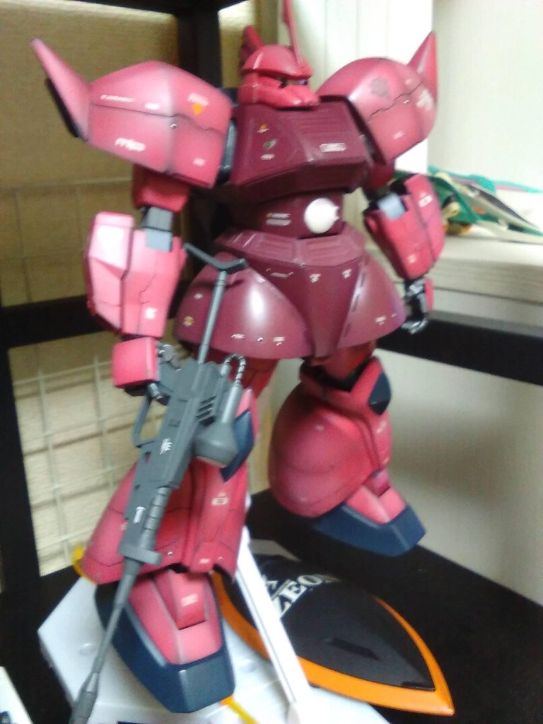 バージョン1.0です！何作目かは覚えてません！（笑）これも１枚しか画像ないのですが！スジ彫りちょいのグラデーション塗装です！少しハイライトも吹かしてます！問題の関節のユルユルとかぐらつきはこのキットでは無かったです！（笑）１枚しかないので！終わりです！