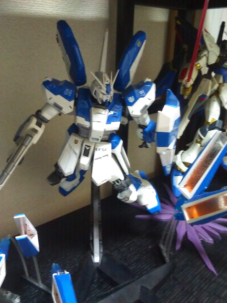 １枚しかないですが！貼ります！MGニューガンダム、ベルトーチカ版です！まぁ人それぞれの考え方ですが！これが最初のハイニューガンダムだと思ってます！（笑）たしか小説版のハイニューです！ここから現在のハイニューの形になったと記憶してます！（笑）