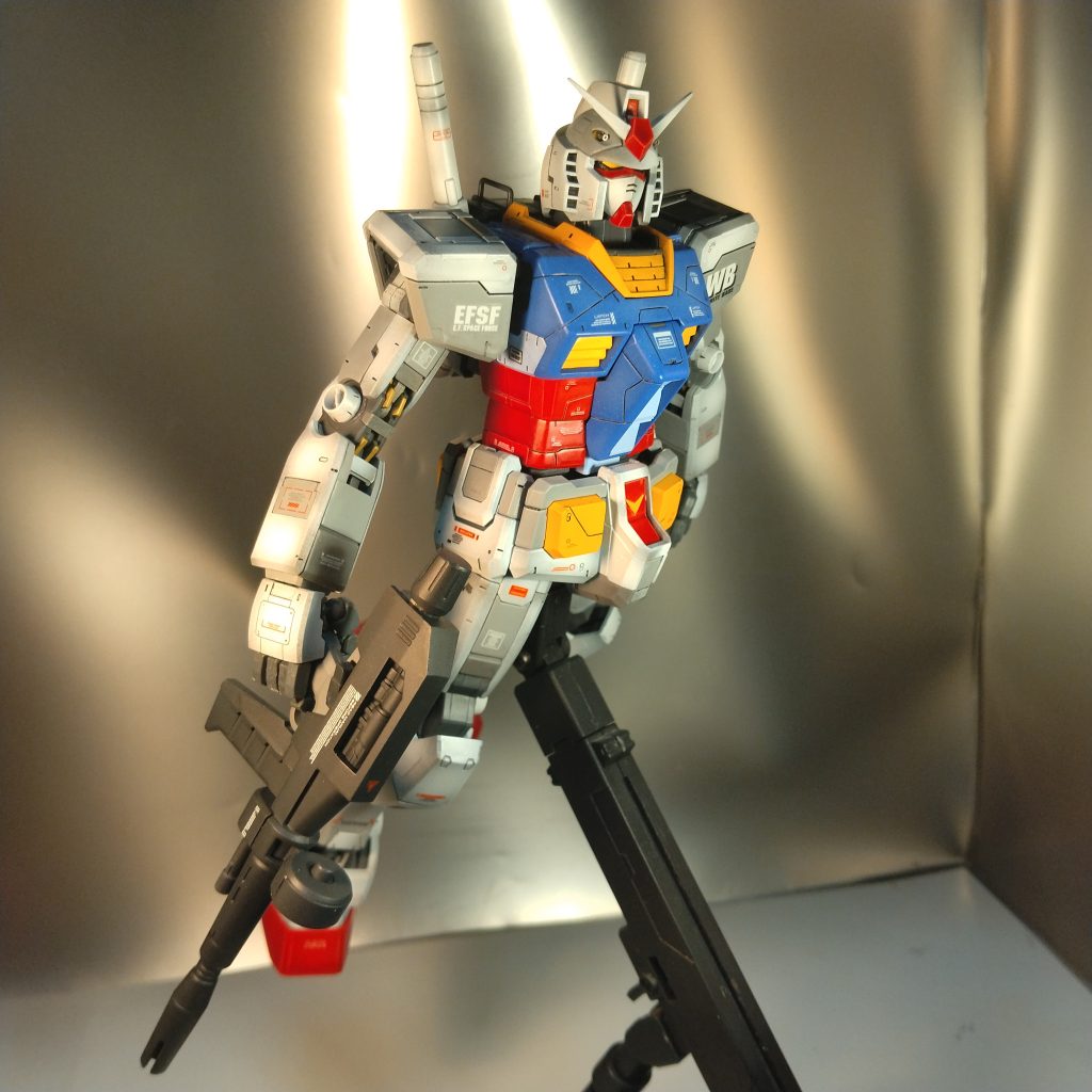 塗装してる時は、このカラーリングで大丈夫かなぁ?と、思っでしたが!完成すると、なかなかイケてるかな?って思いました!(笑)